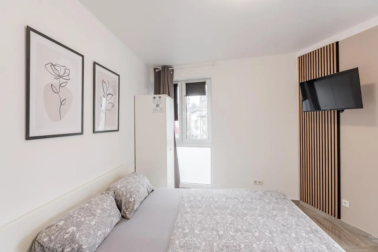 Apartments Colonia