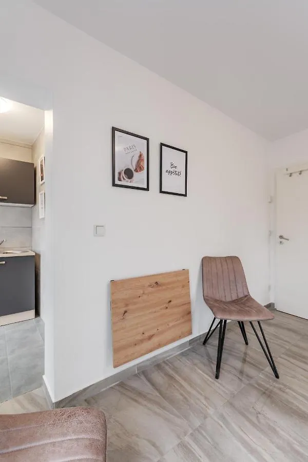 Apartments Colonia